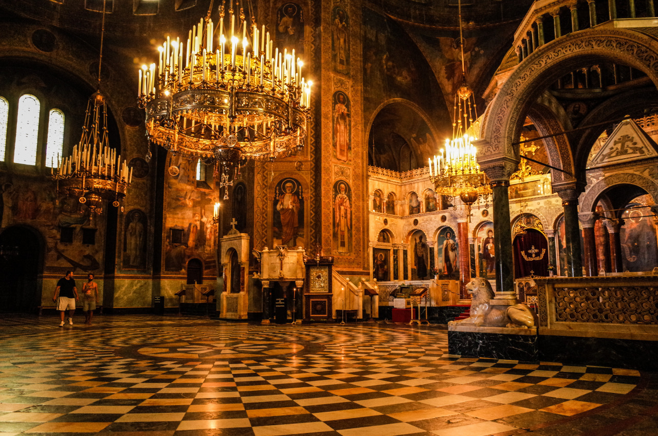 Собор Александра Невского внутри